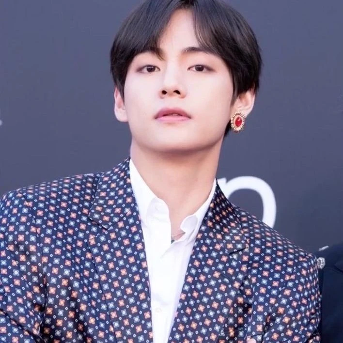 Kim Taehyung thumbnail