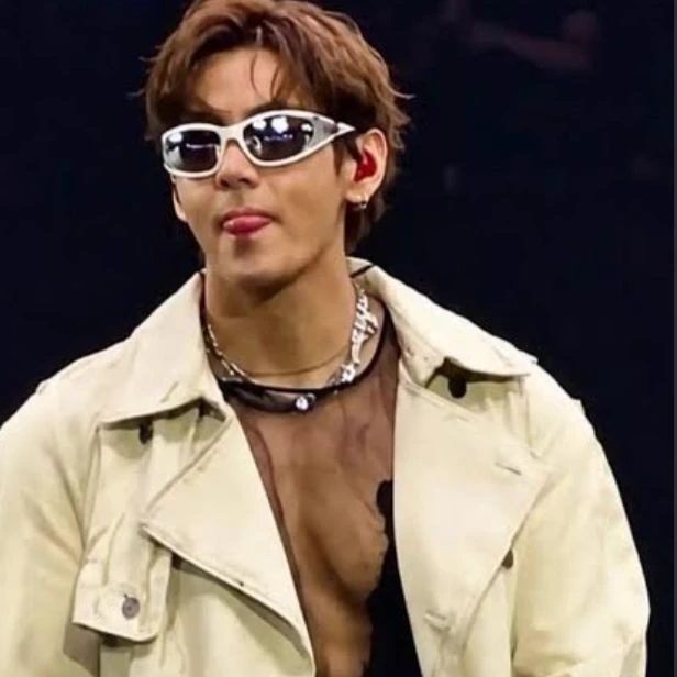 Kim Taehyung thumbnail