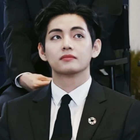Kim Taehyung thumbnail