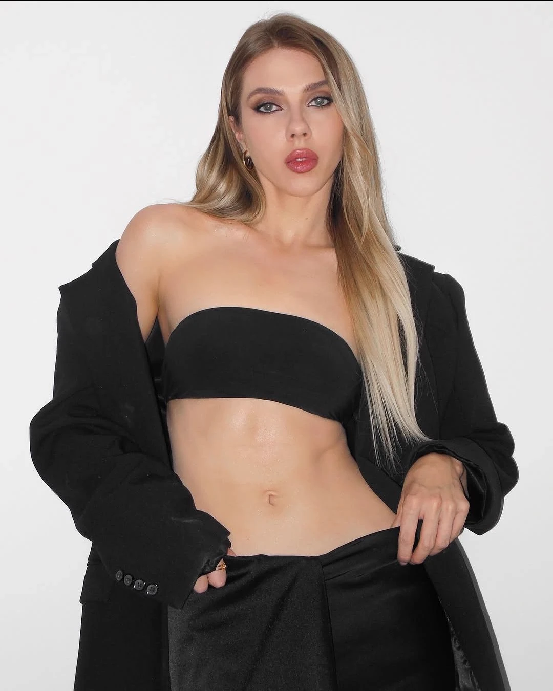 Kate Shumskaya thumbnail