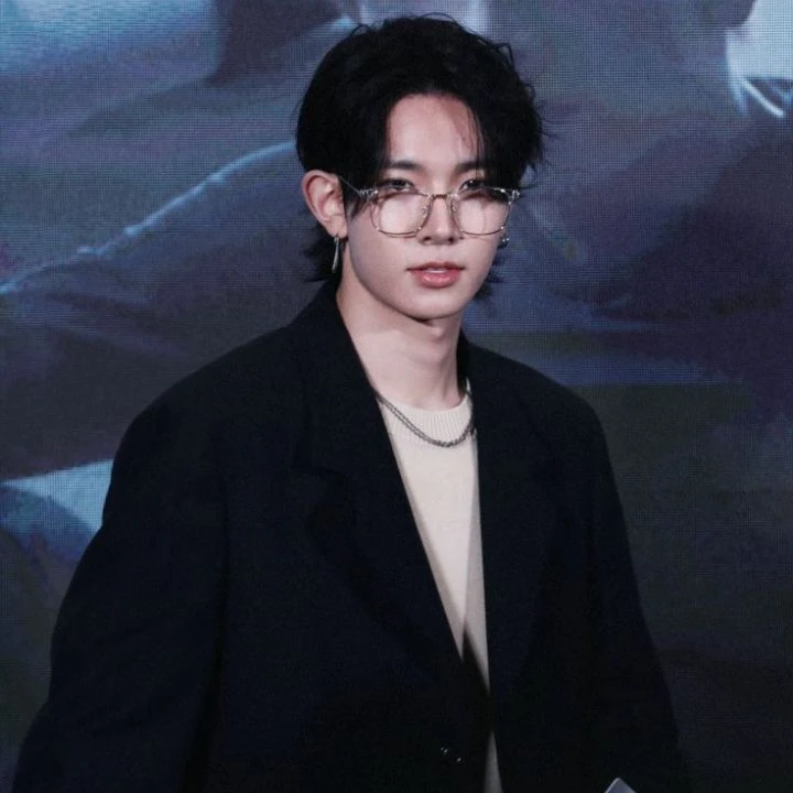 Heeseung thumbnail