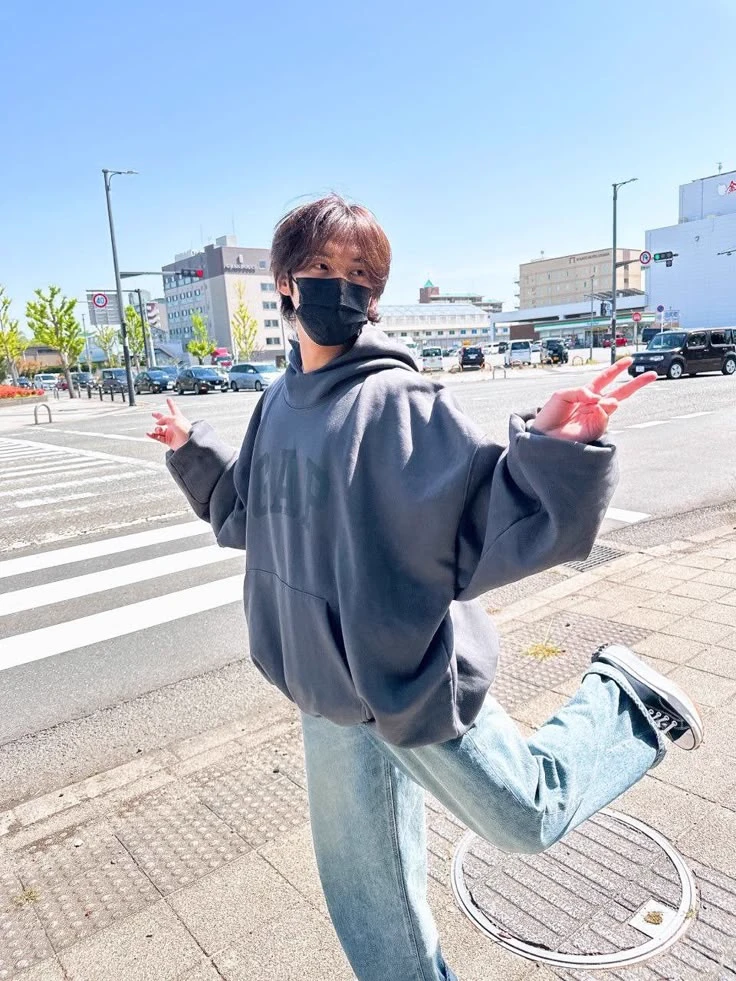 Lee know! thumbnail