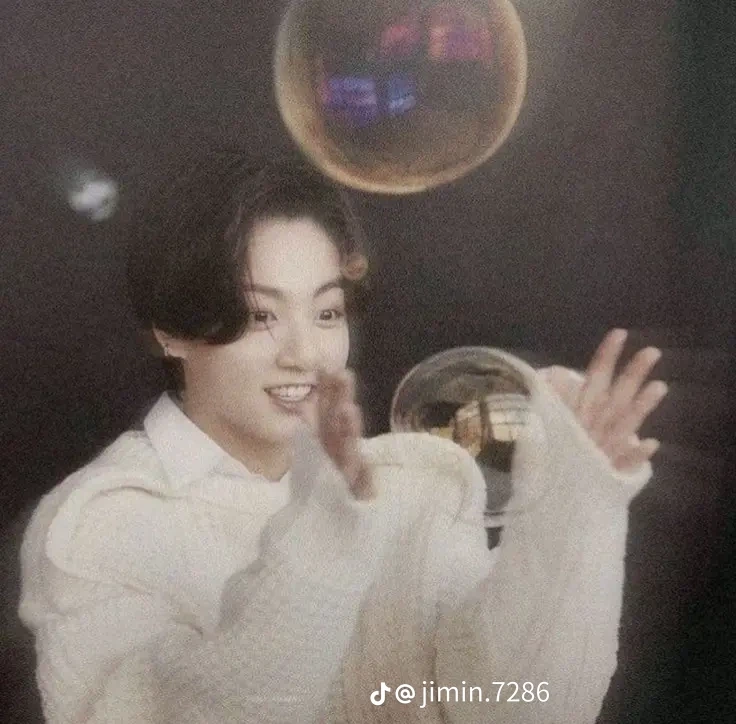 Jungkook (liar spectrum) 🥴 thumbnail