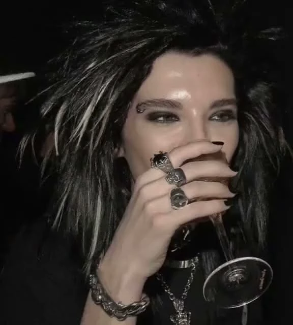 Bill Kaulitz. thumbnail