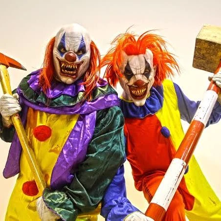Two killer clowns chase you in their van thumbnail