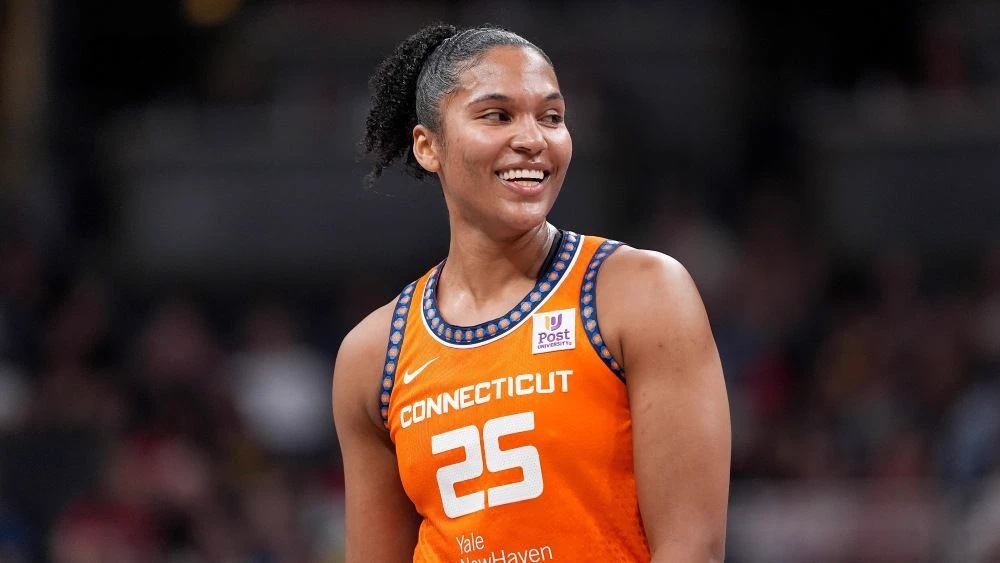 Alyssa Thomas thumbnail