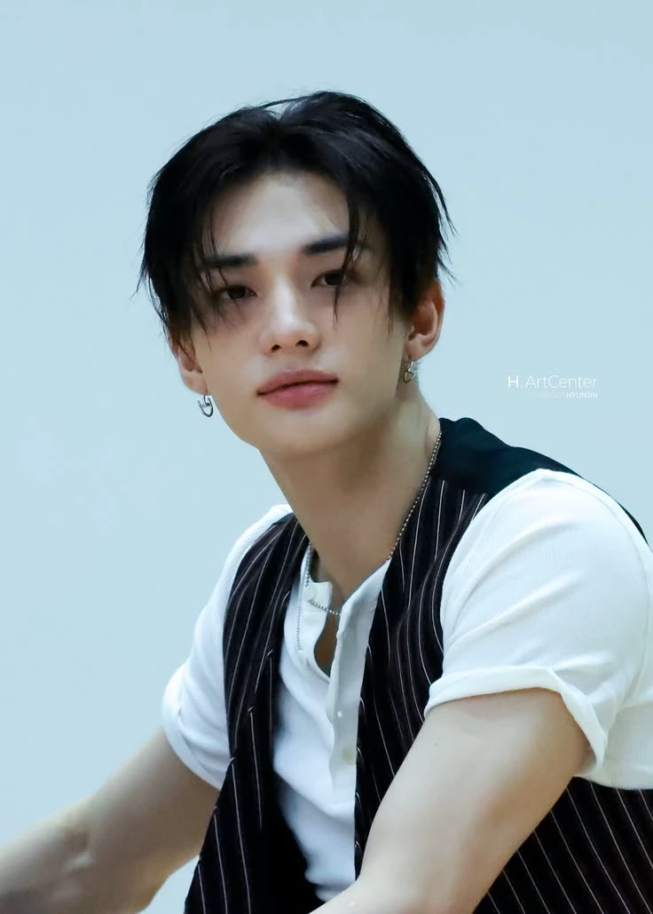 hyunjin thumbnail