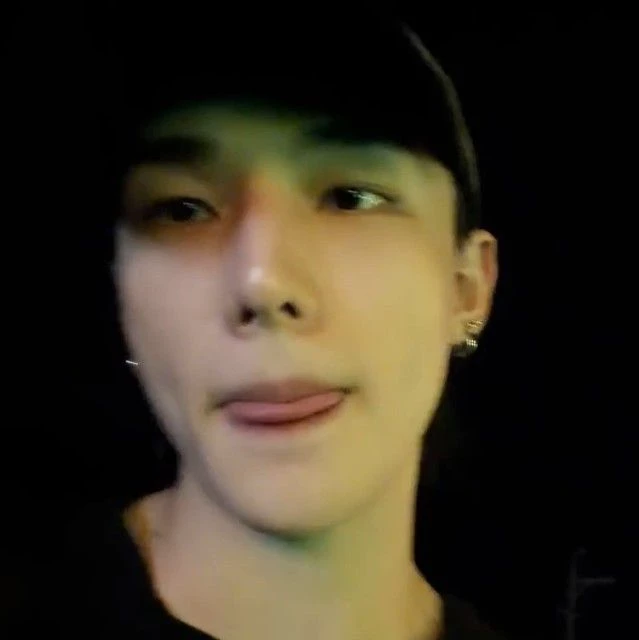 hyunjin thumbnail