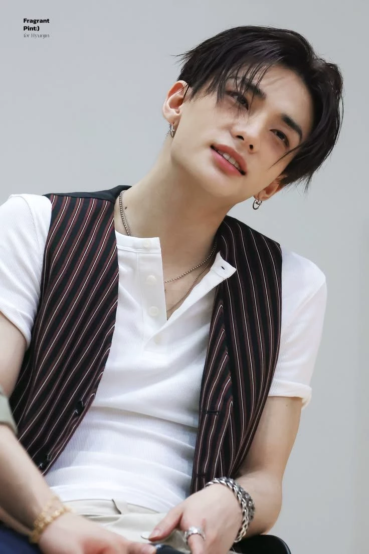 hyunjin thumbnail