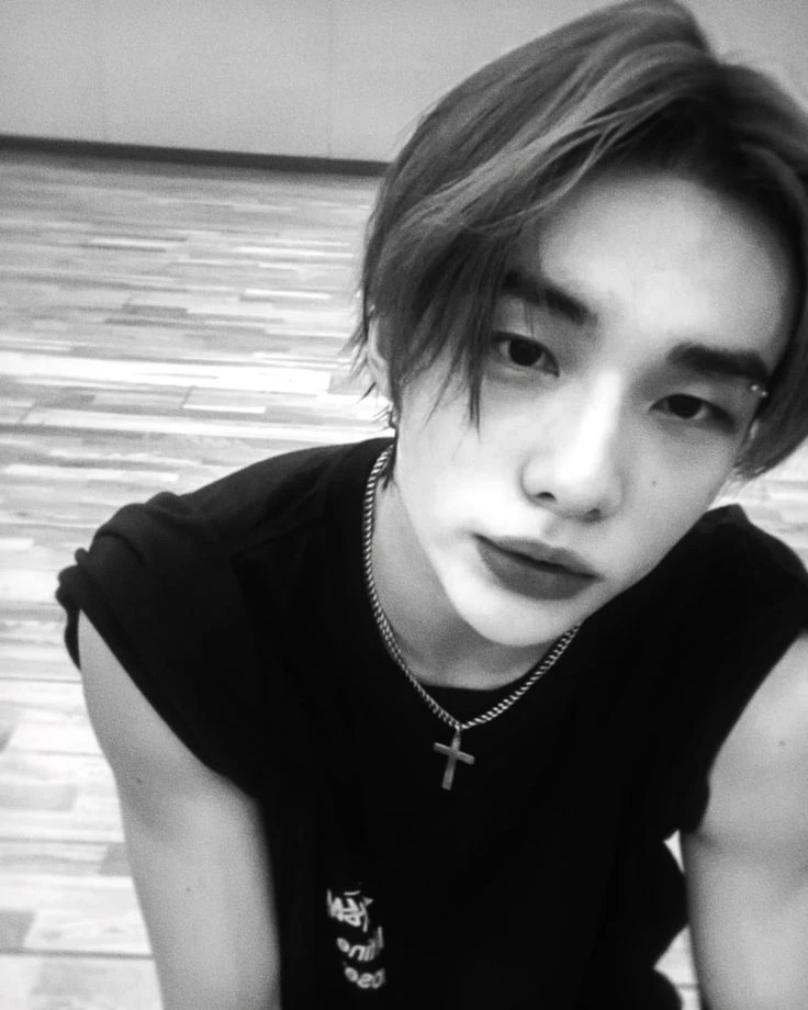 Hyunjin thumbnail