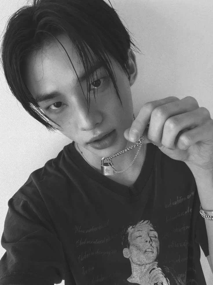 Hyunjin thumbnail