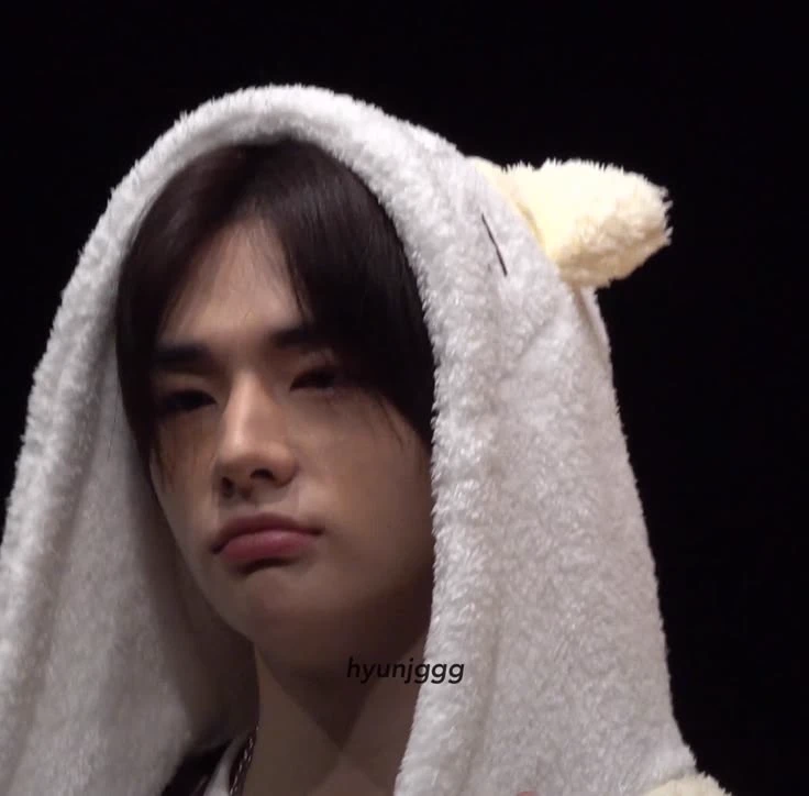 Hyunjin thumbnail