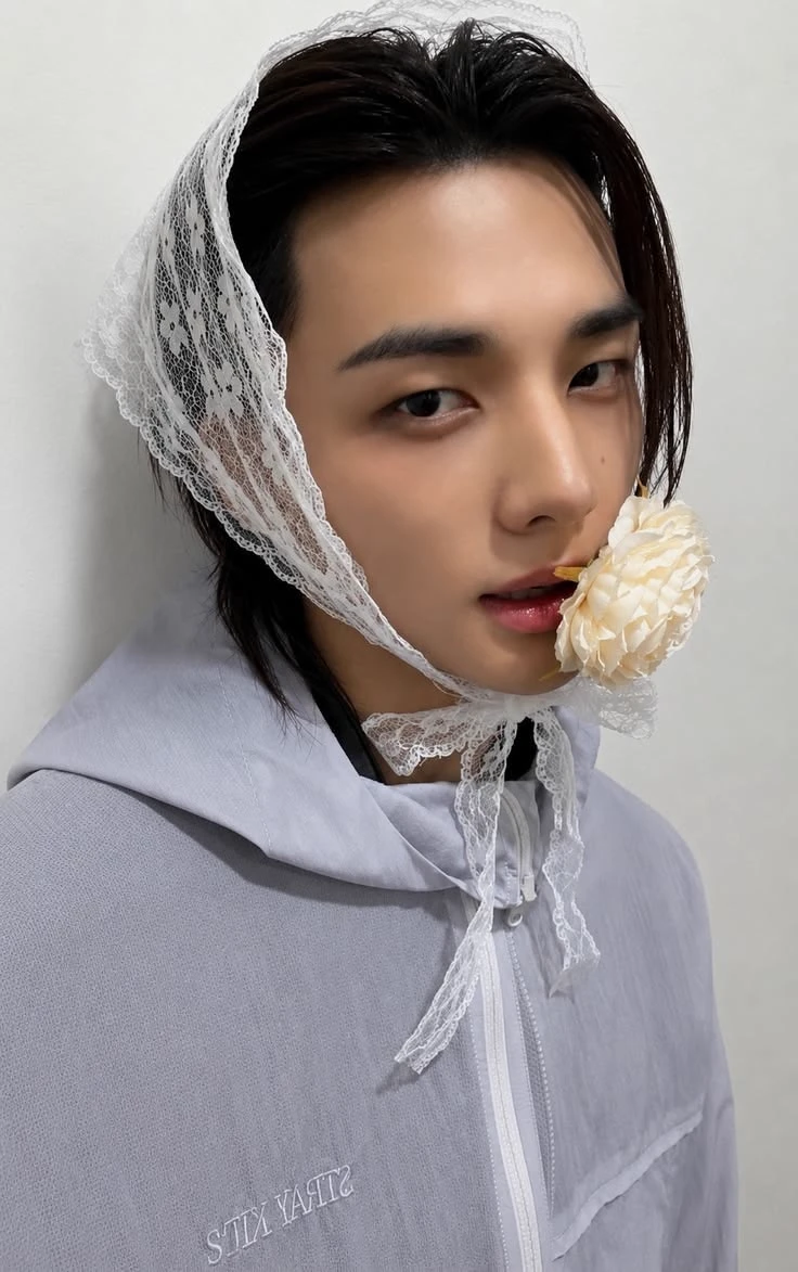 Hwang Hyunjin (Hyunlix) thumbnail