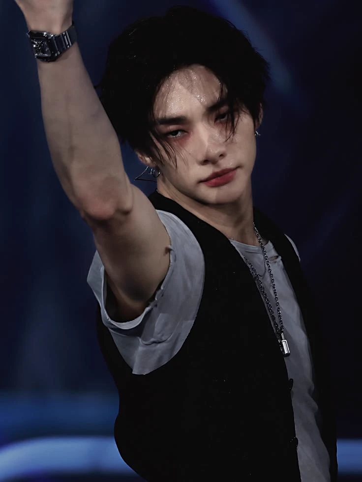 Hwang Hyunjin (Hyunlix) thumbnail