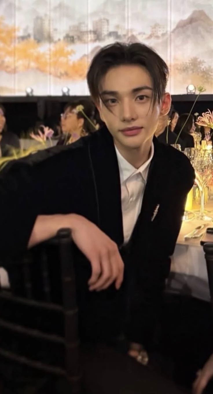 Hwang Hyunjin (Hyunlix) thumbnail