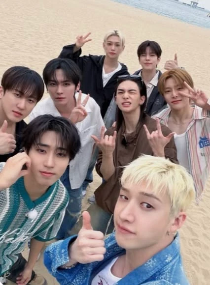 STRAYKIDS thumbnail