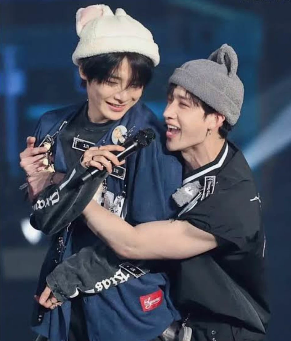 Jeonhgin and Bang Chan thumbnail