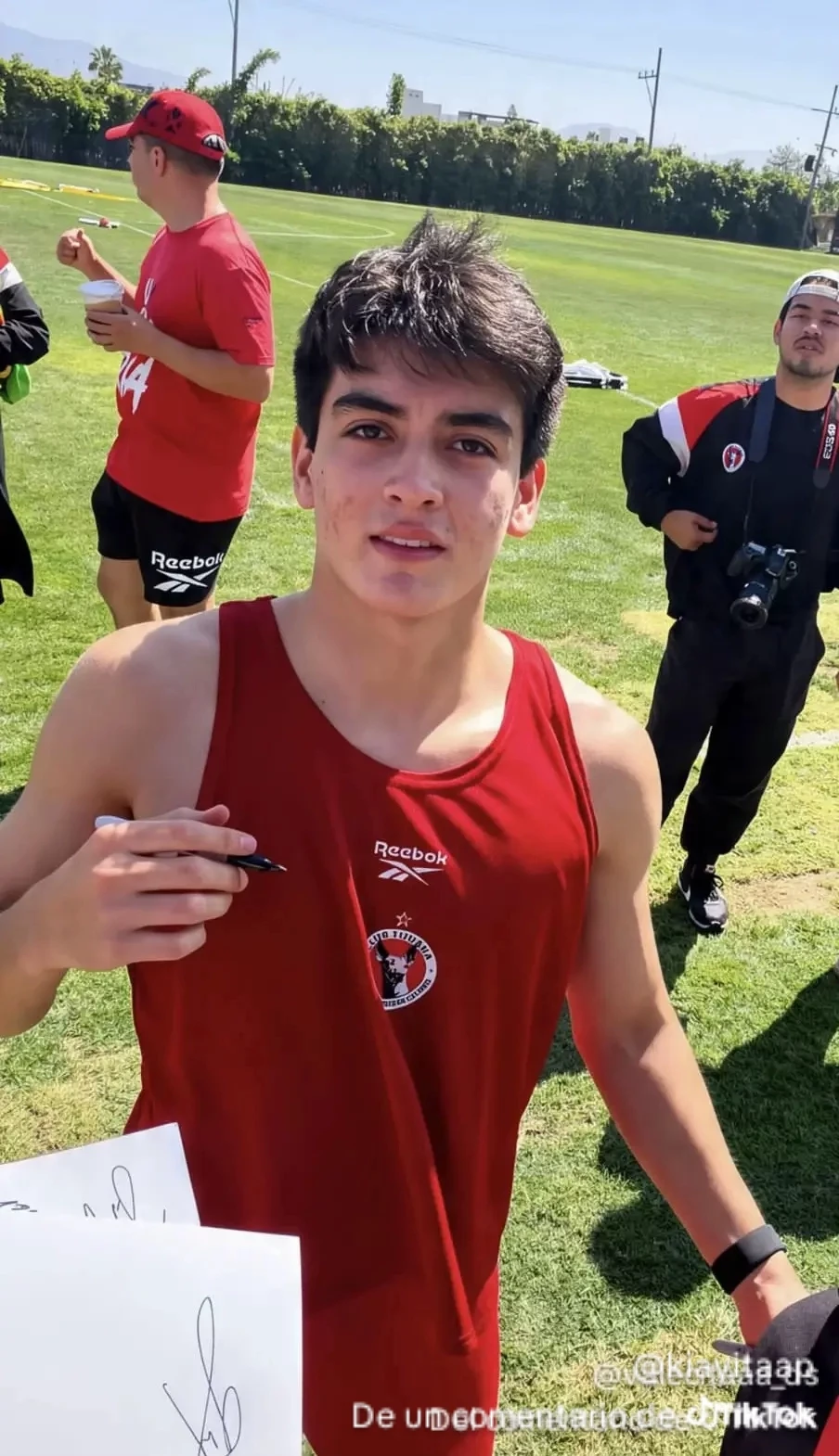 Gilberto Mora thumbnail
