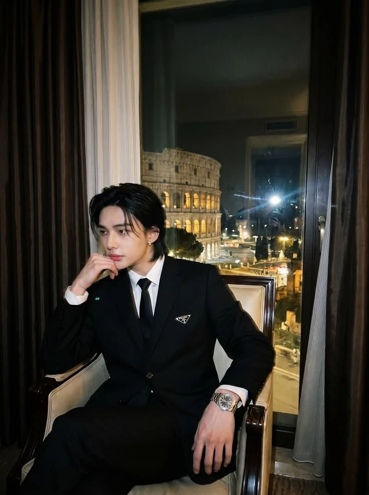Hyunjin thumbnail