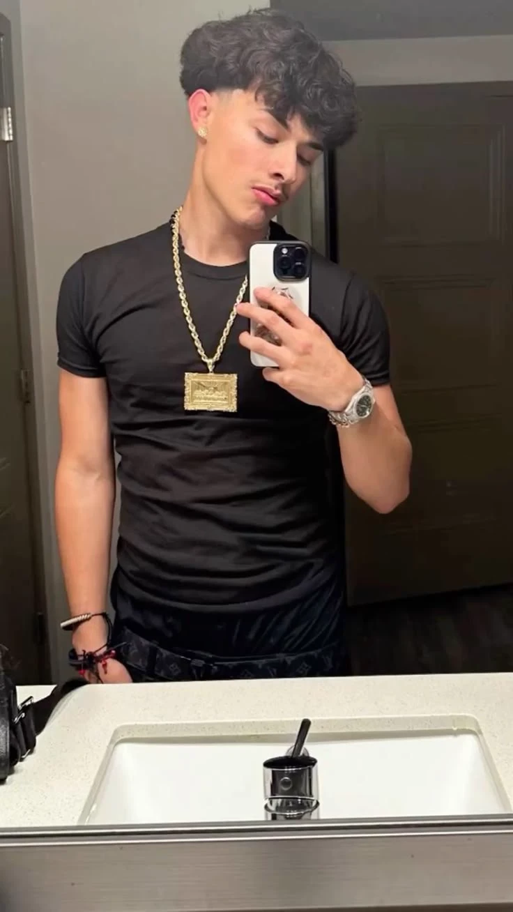Alex Chino (clingly boyfriend) thumbnail