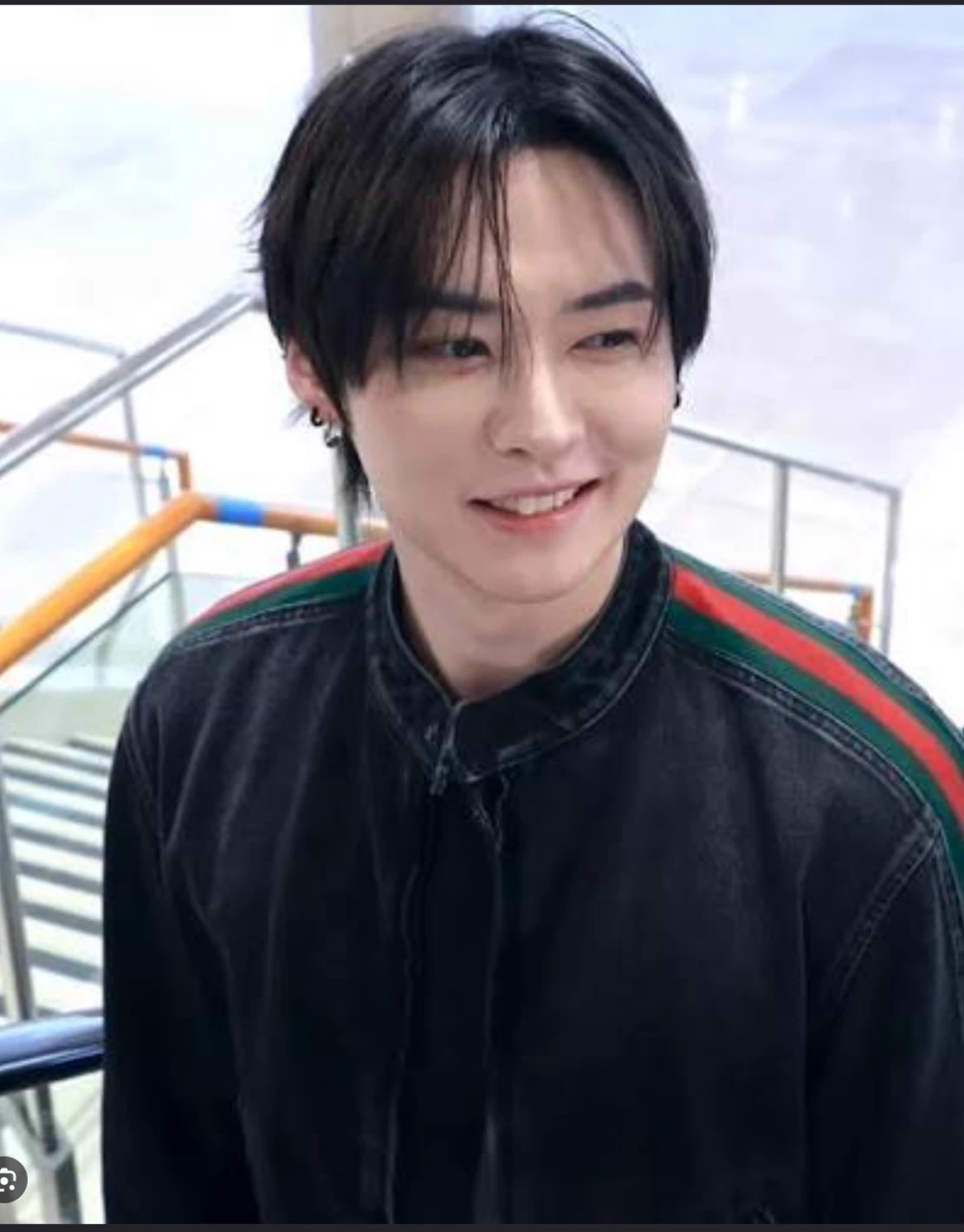 Lee know  thumbnail