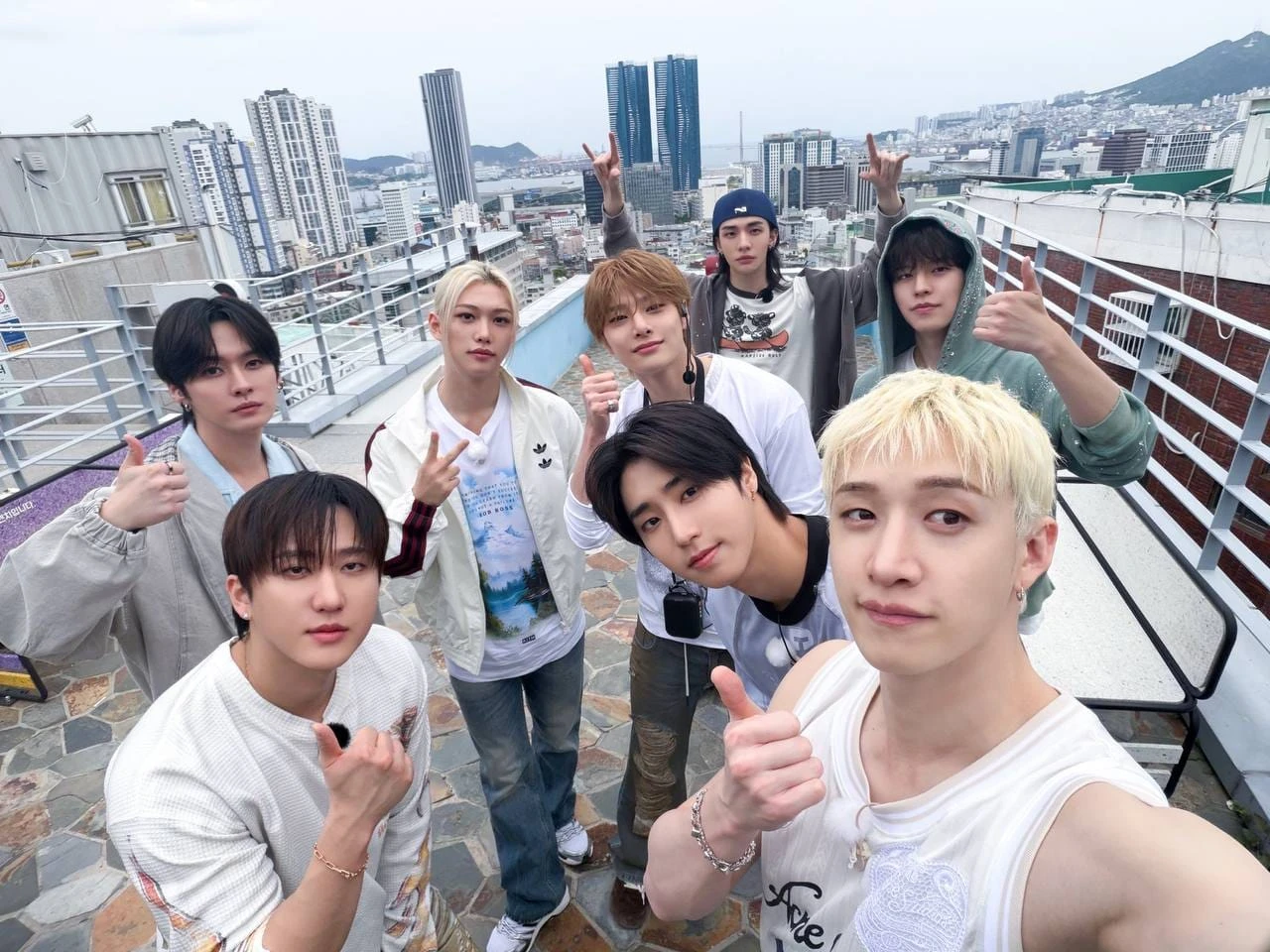STRAY KIDS 10 thumbnail