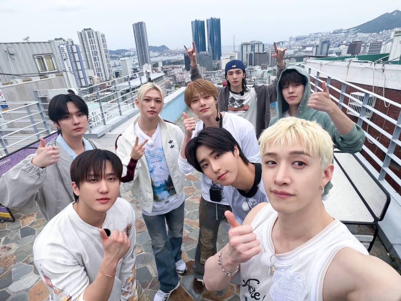 Stray Kids 10 members thumbnail