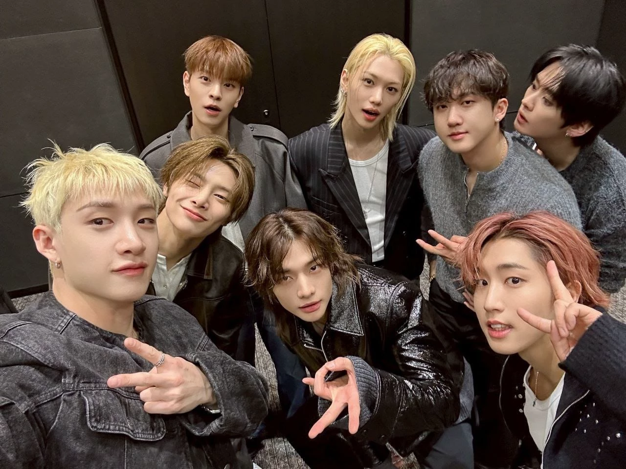 STRAY KIDS thumbnail