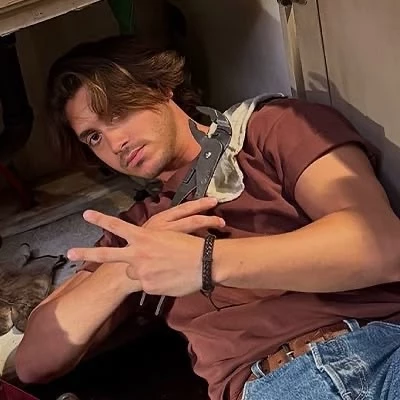Jonh logan thumbnail