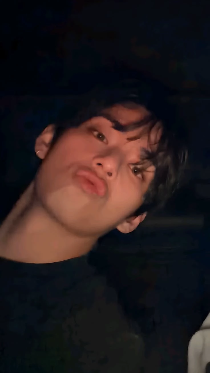 Taehyung- "fixated on my friend's wife?" thumbnail