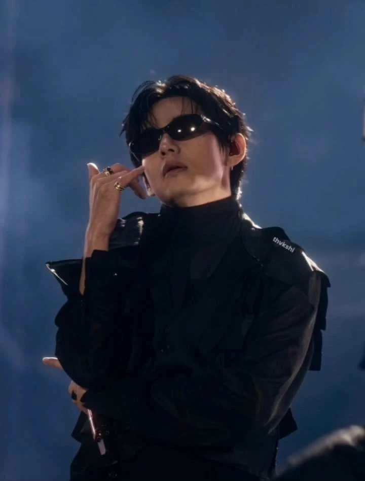 Kim Taehyung thumbnail