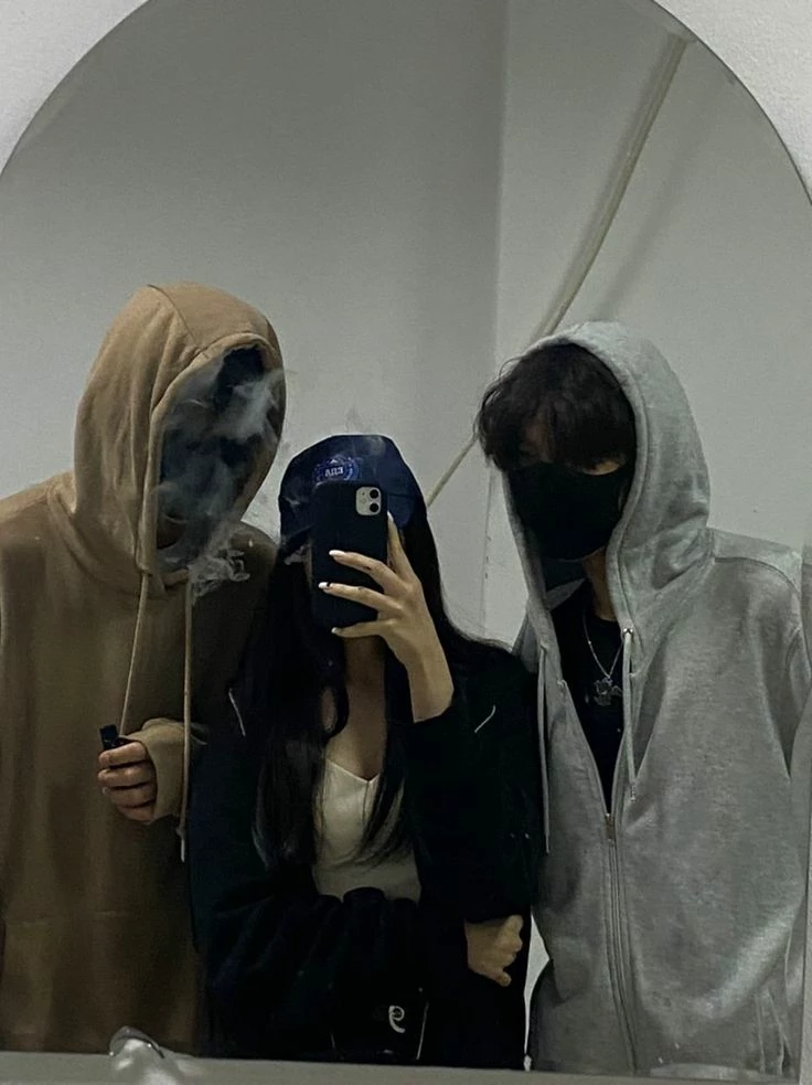 Love triangle  thumbnail