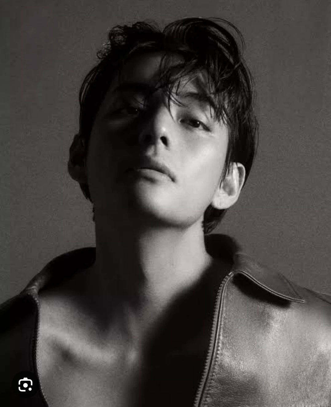 Kim Taehyung – her husband thumbnail
