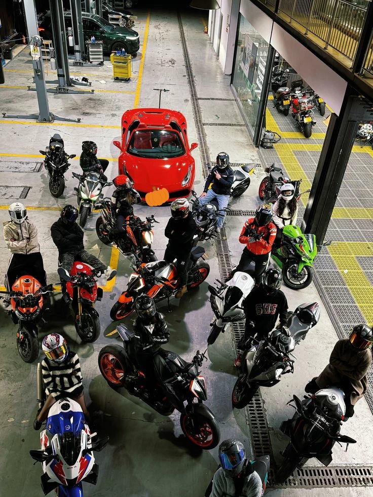group of motorcyclists 🫦😋💥 thumbnail