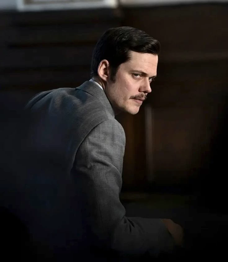 Bill skarsgard  thumbnail