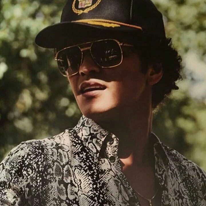 Bruno Mars thumbnail