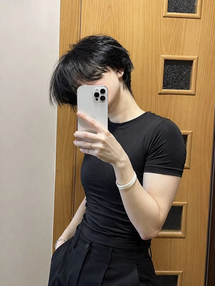 Lara thumbnail