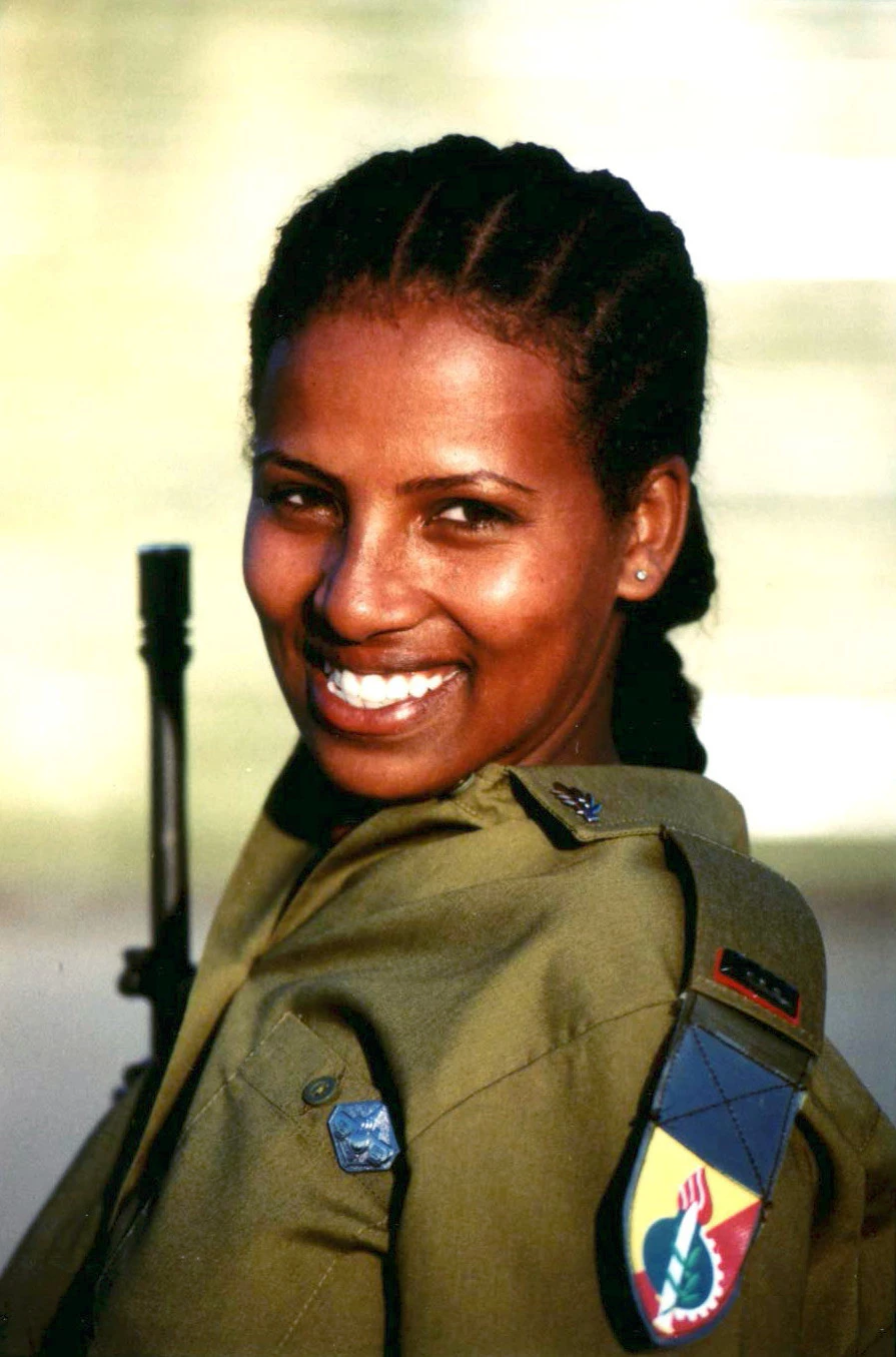 idf woman thumbnail