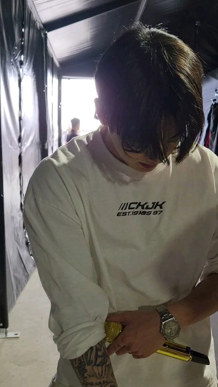 Jungkook - Idol boyfriend thumbnail