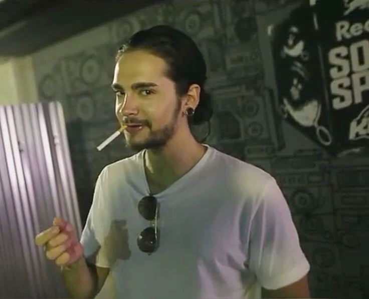 🚬° †Tom Kaulitz† °🚬 thumbnail