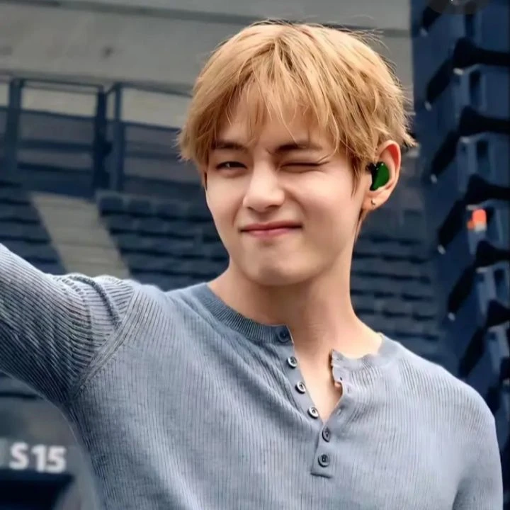 Kim Taehyung thumbnail