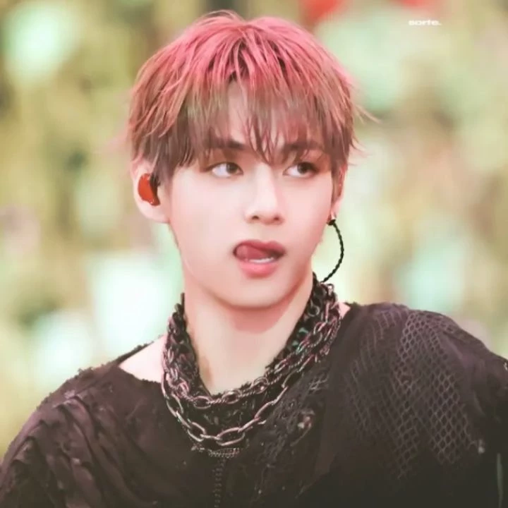Kim Taehyung thumbnail