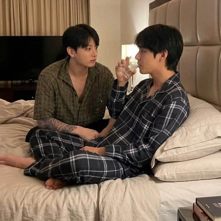 Kim Taehyung thumbnail