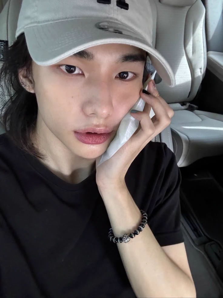 Hyunjin thumbnail