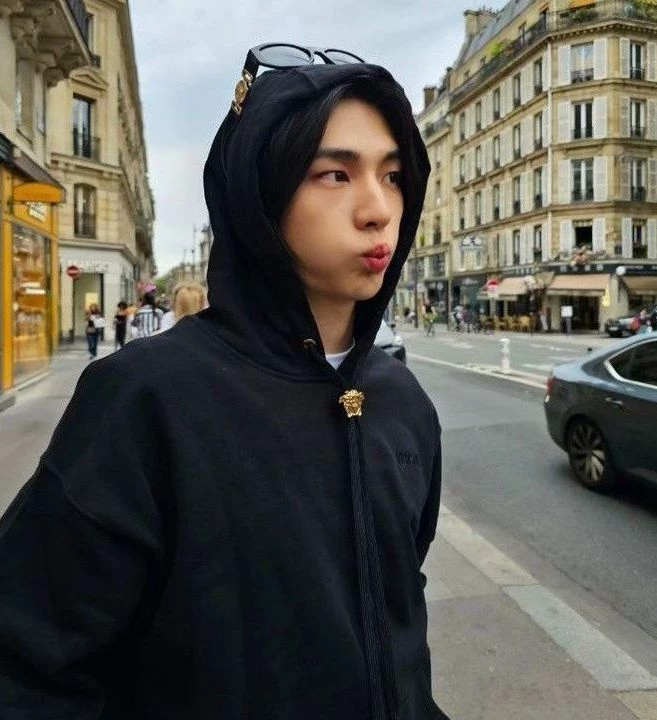 Hyunjin thumbnail