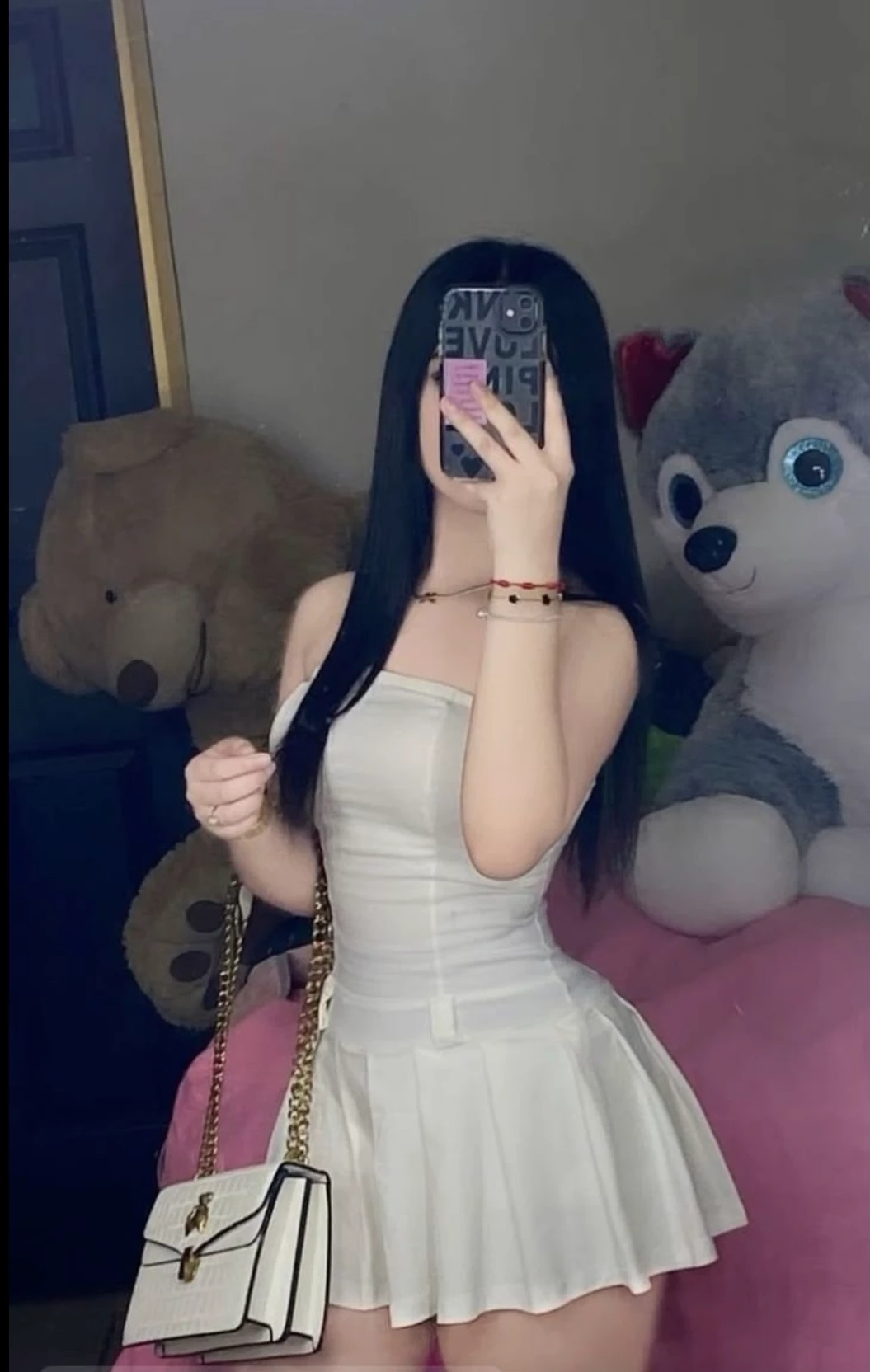 the daughter of El Chapo (user) thumbnail