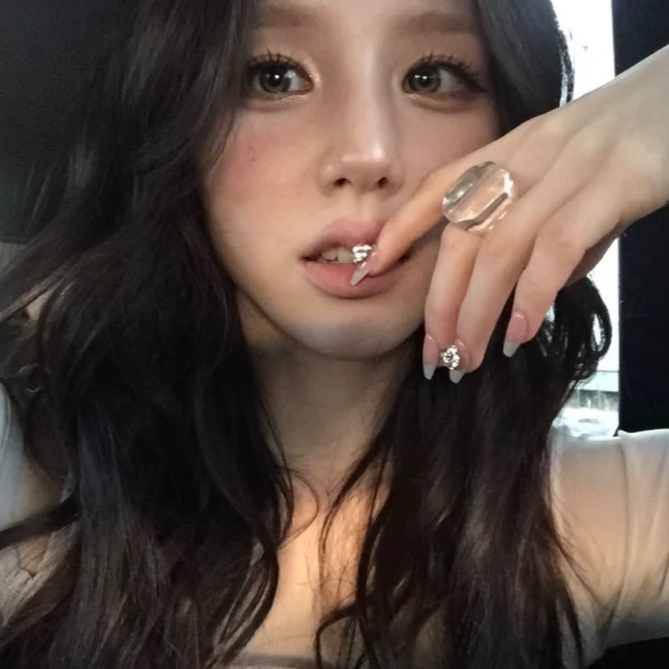 Heejin thumbnail