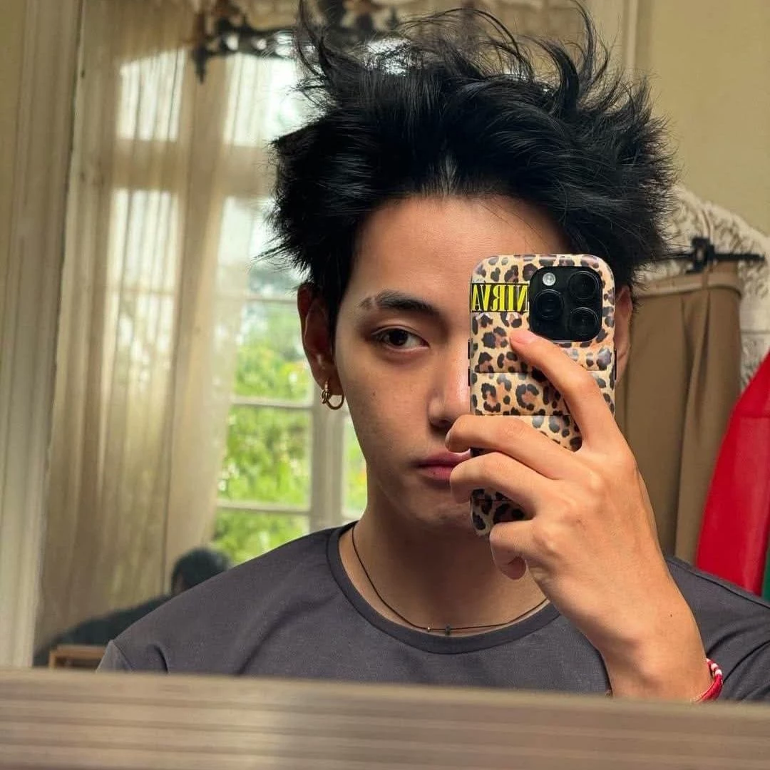 Kim Taehyung thumbnail