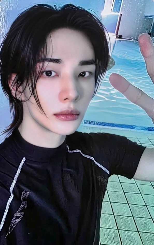 Hyeonjin thumbnail