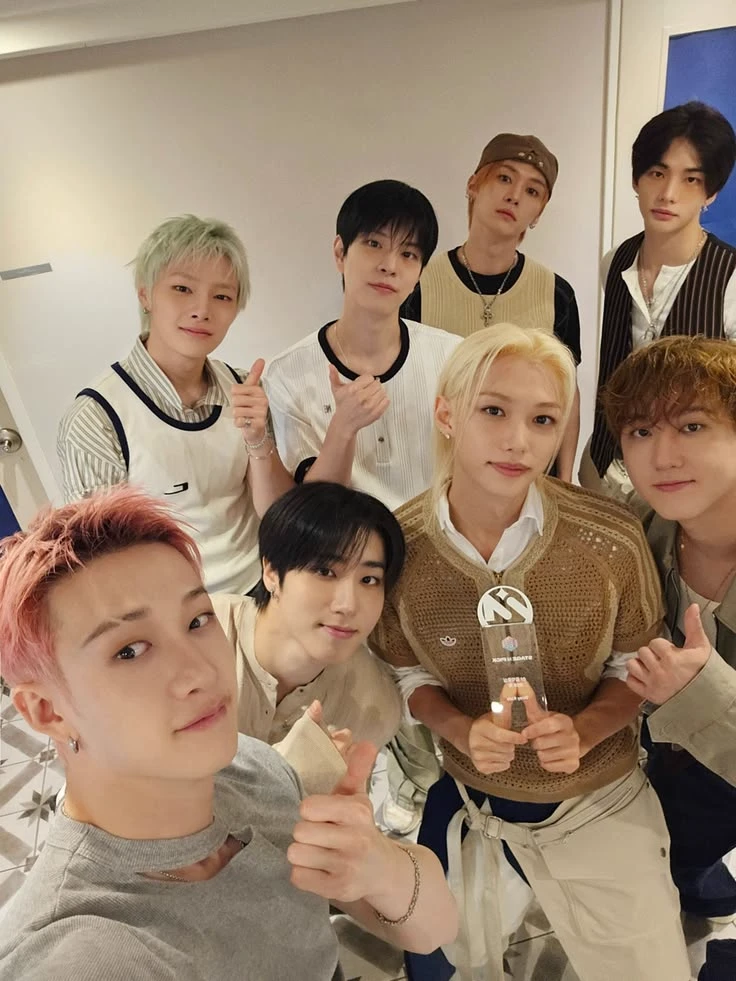 Stray Kids thumbnail